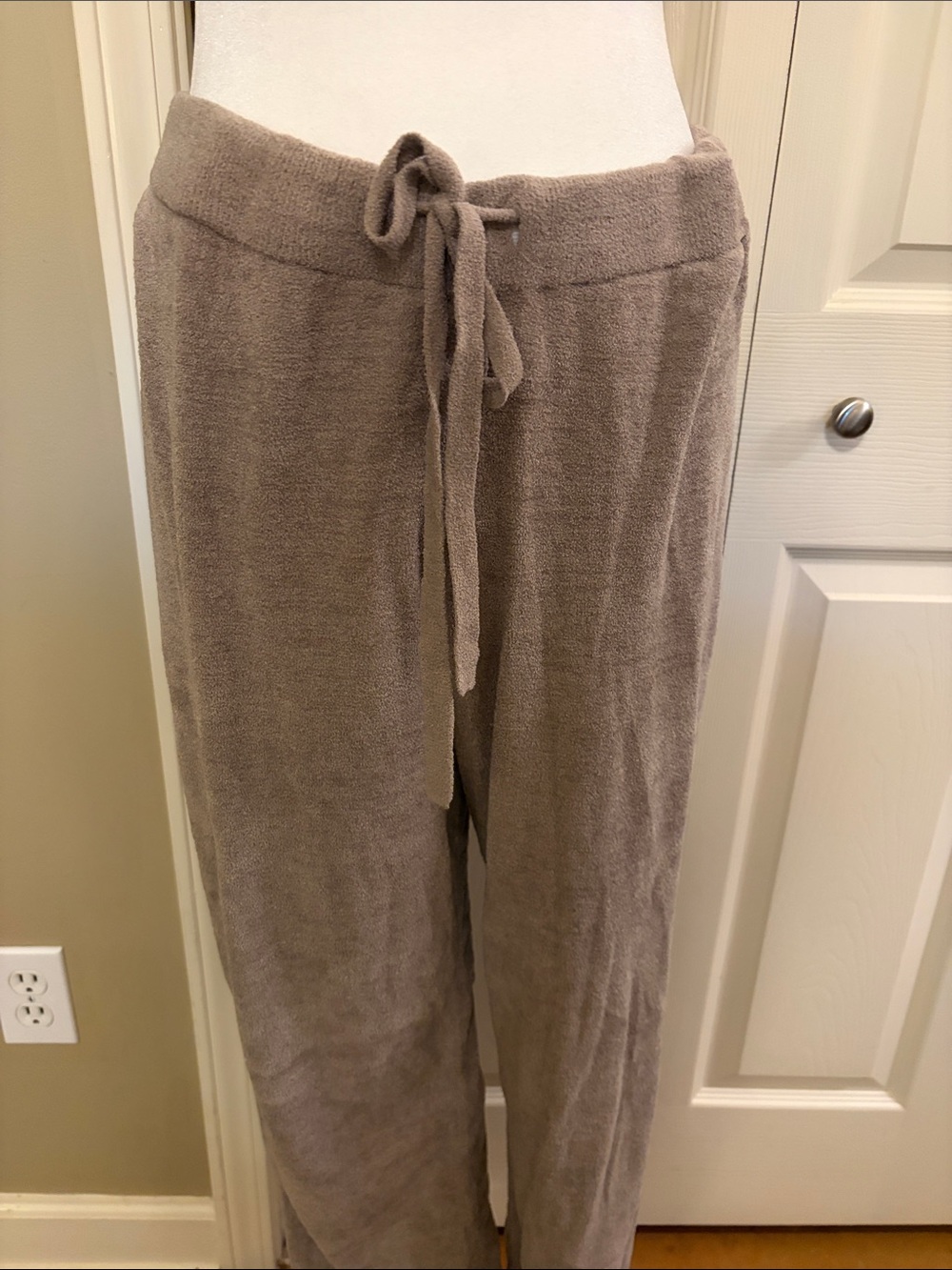 Barefoot Dreams Taupe Sweatshirt and Pants/Cozy Pajama Set - Picture 10 of 17